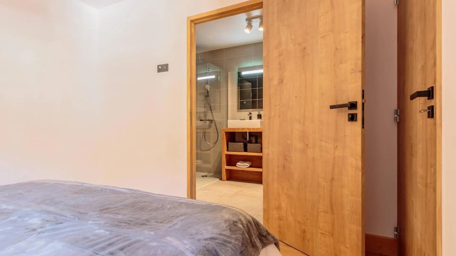 Luxueux Appart 4* 6-8 Pers A Champagny Avec Balcon, Parking, Wifi Et Services Inclus - Fr-1-638-19 La Plagne