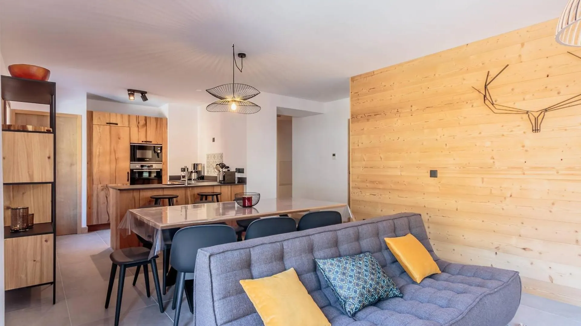 Luxueux Appart 4* 6-8 Pers A Champagny Avec Balcon, Parking, Wifi Et Services Inclus - Fr-1-638-19 La Plagne 0*,  França